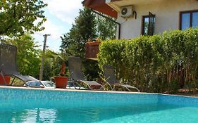 Ibolya Apartmanok